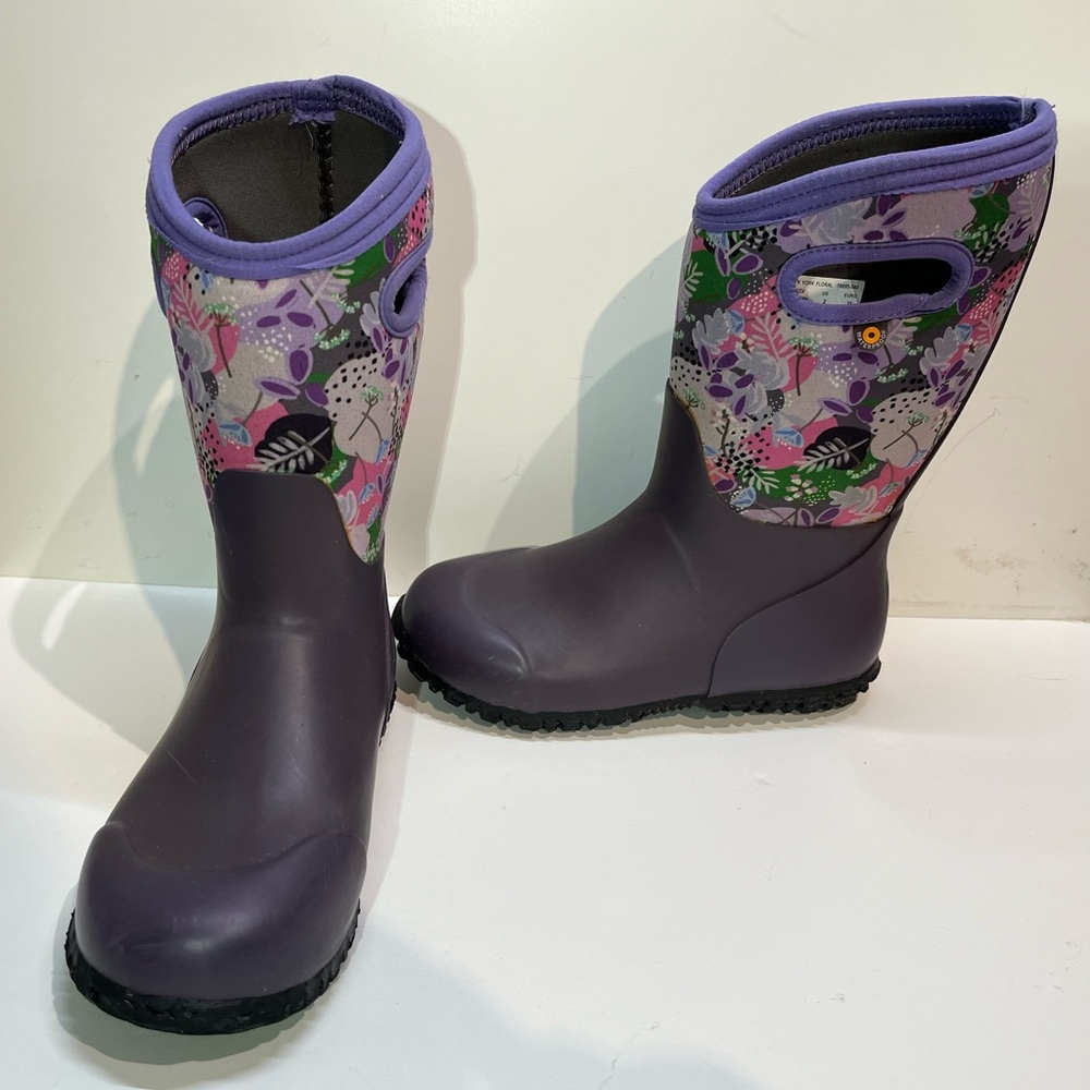 Bogs Kids Size 2 Insulated Winter Boots